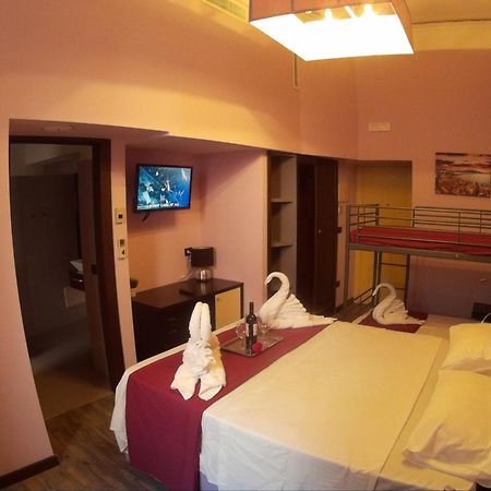 Dolce Vita Rooms Неаполь Экстерьер фото