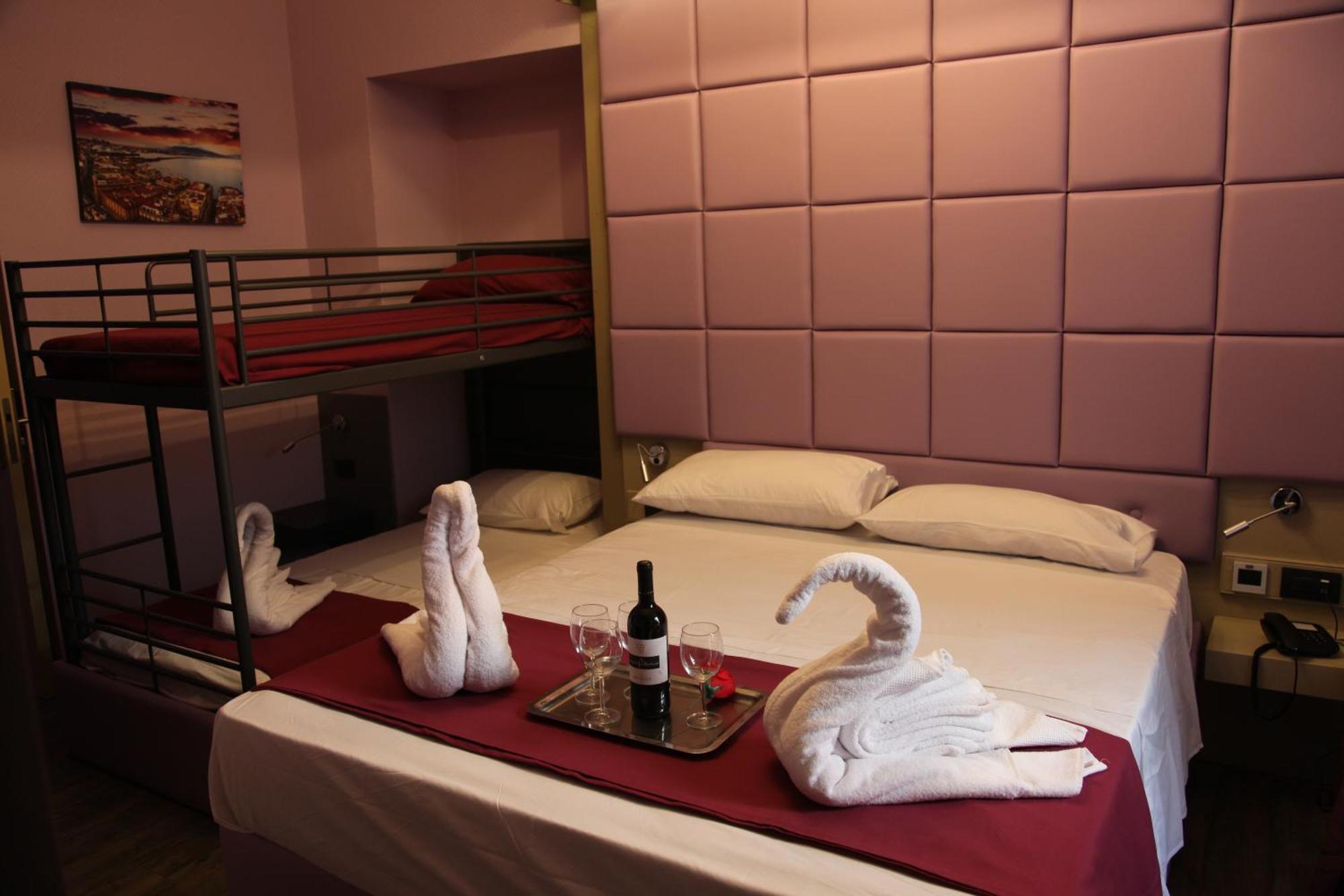 Dolce Vita Rooms Неаполь Экстерьер фото